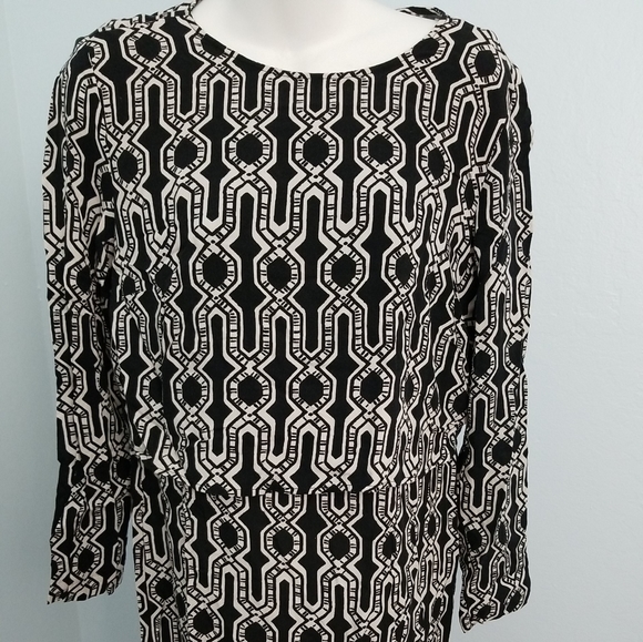 H&M Dresses & Skirts - H&M Black & White Geometric Print Dress 92320-5D6